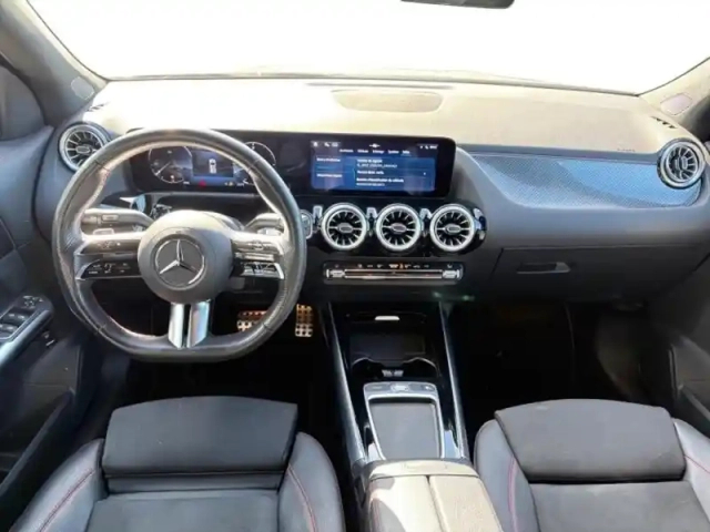Mercedes Gla 200 d 150ch amg line 8g-dct — photo 13