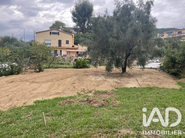 Terrain 350 m²