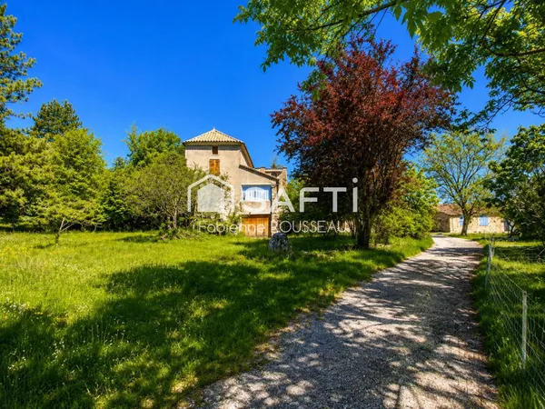 Exclusivité - Authentique propriété ancienne sur plus de 2,3 hectares