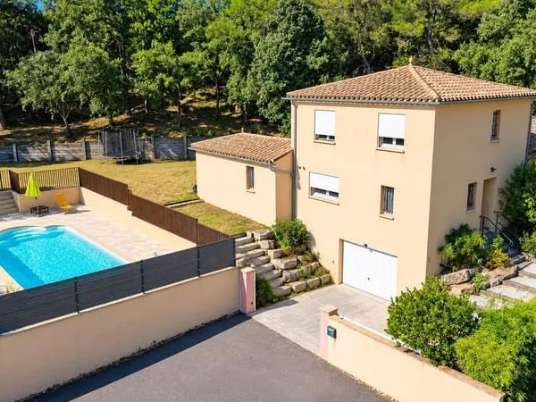 Villa 5 pièces 130 m²