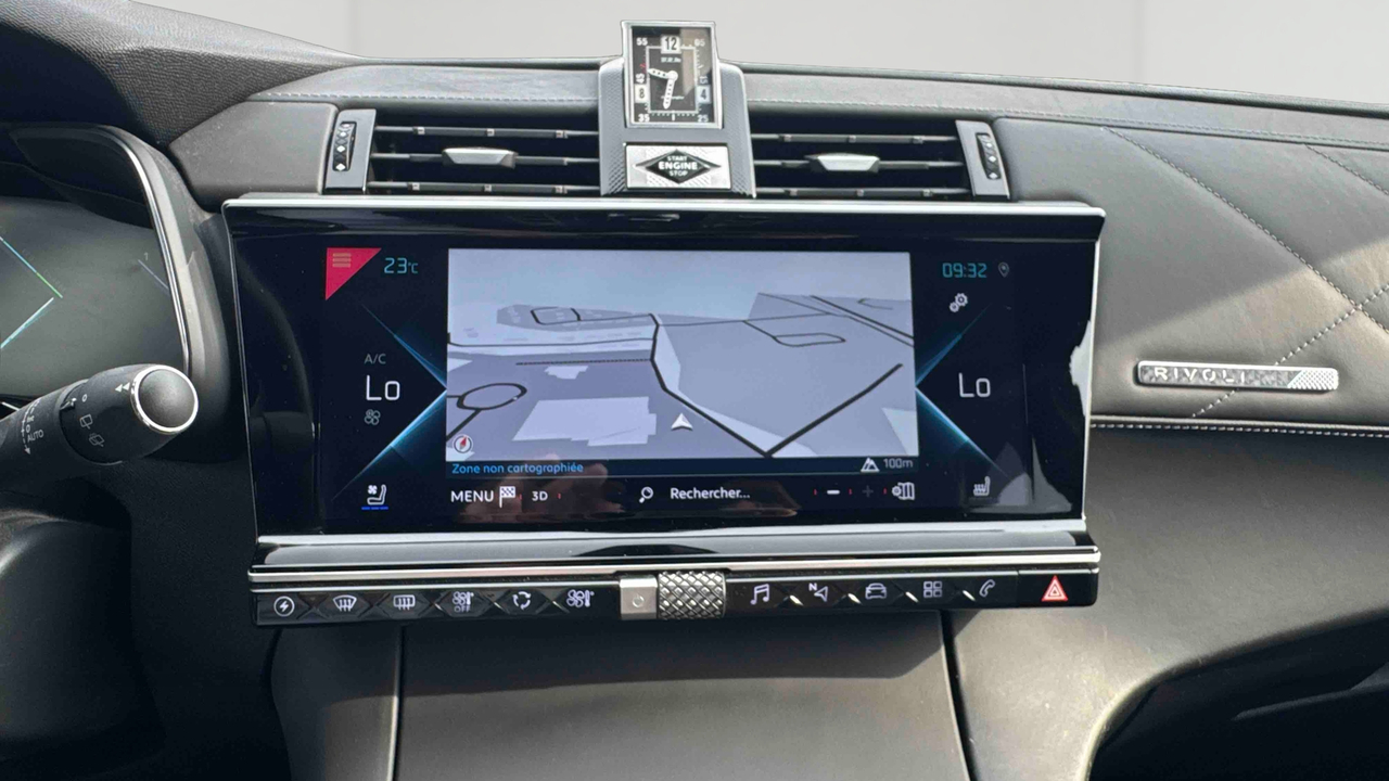 DS7 Crossback Hybride E-Tense 300 EAT8 4x4 — photo 12