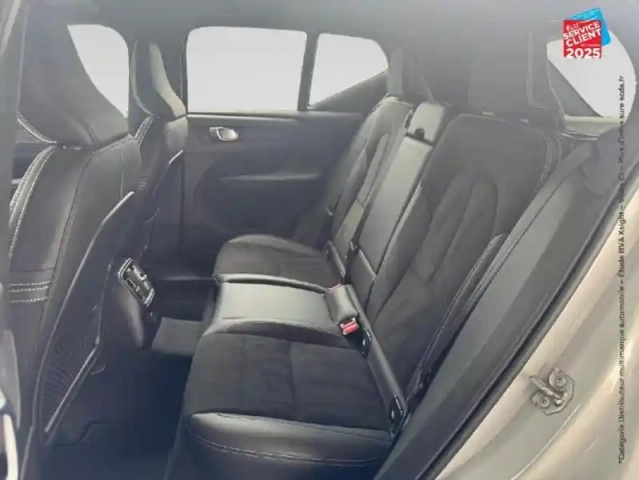 Volvo Xc40 t5 recharge 180 + 82ch r-design dct 7 camera carplay — photo 11