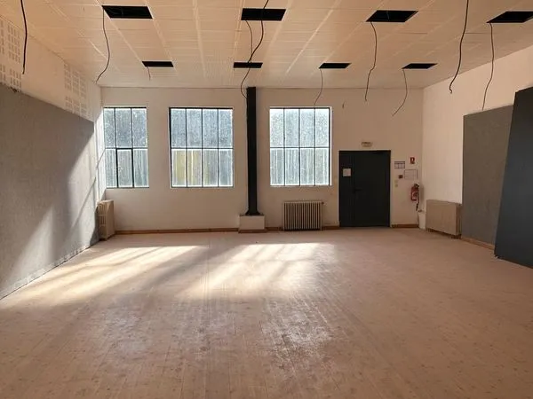 Local hangar atelier stockage