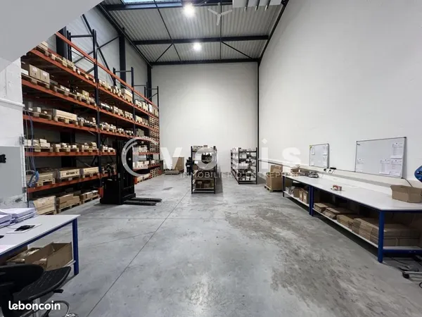 Local d'activité 282 m²