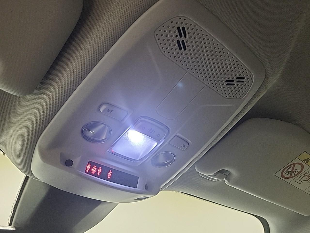 Peugeot 2008 puretech 100 s&s bvm6 allure — photo 24
