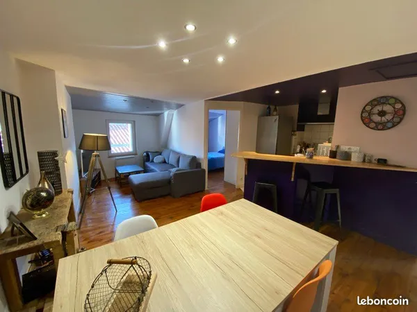 Aurillac: Bel appartement sous les toits (meublé ou non)