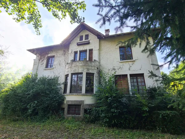 Maison 8 pièces 270 m²