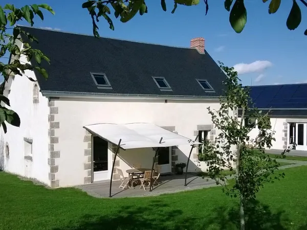HAVRE DE PAIX A LA CAMPAGNE : MAISON DE CHARME, GITE AVEC PISCINE