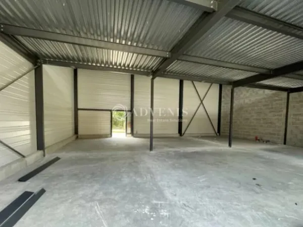 Local 241 m²
