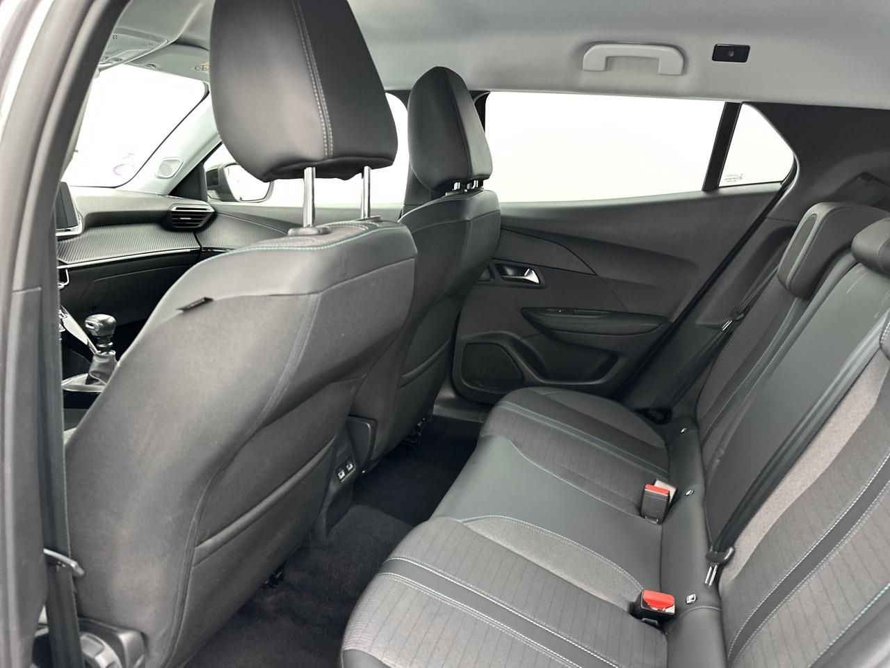 Peugeot 2008 puretech 100 s&s bvm6 allure pack — photo 12