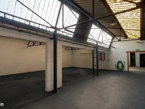Local 229 m² CHATELLERAULT
