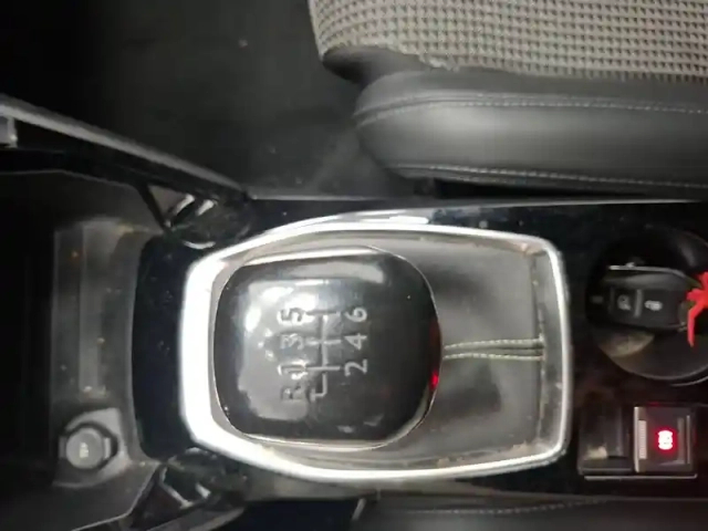 Peugeot 208 puretech 100 s&amp;s bvm6 — photo 26