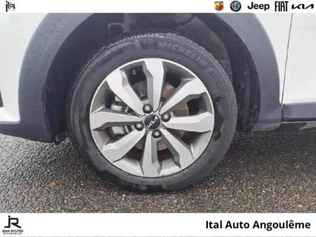 Kia Stonic 1.0 t-gdi 100ch active — photo 11