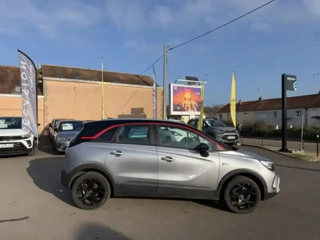 Opel Crossland 1.2 turbo 110ch gs line — photo 4