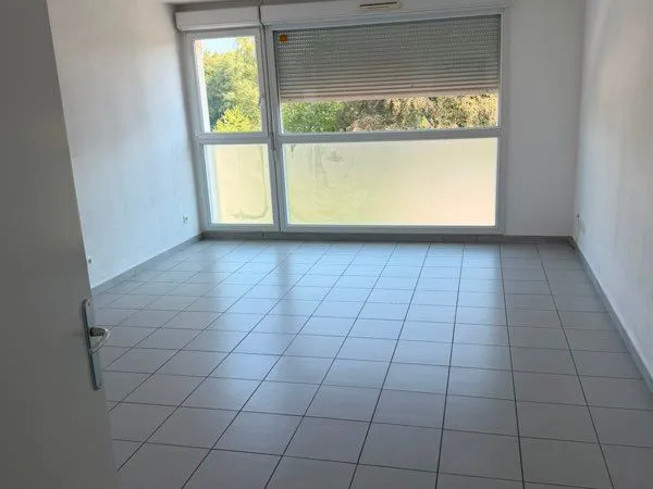 Studio 36 m² avec Parking - Résidence Sécurisée Portail Électrique - Baccarat