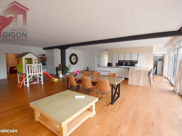 Maison 5 pièces 224 m²