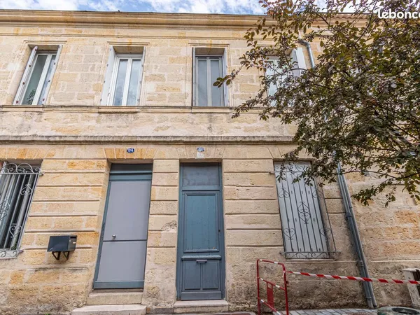 BORDEAUX VICTOIRE NANSOUTY T2 67 m² - 2e ET DERNIER ÉTAGE