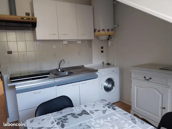 Appartement Location Poligny 2p 21m² 340€