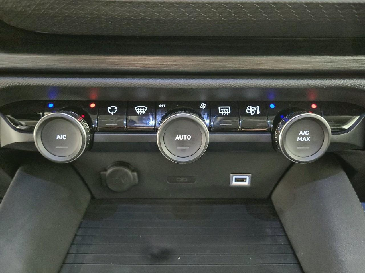 Citroën C5 X hybride recharg 225 e-eat8 shine — photo 16