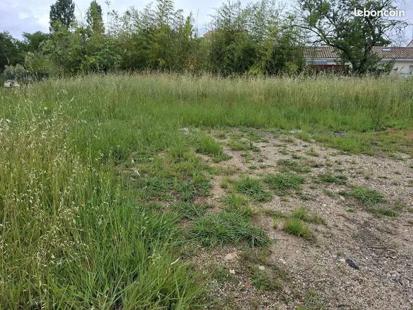 Terrain à bâtir de 500 m² à BLANQUEFORT (33)