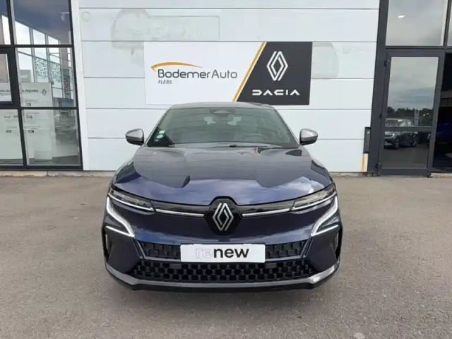 Renault Megane e-tech ev60 220 ch optimum charge — photo 2