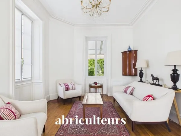 Élégante maison de caractère de 185 m² avec jardin - Cognac Jardin Public (16100)