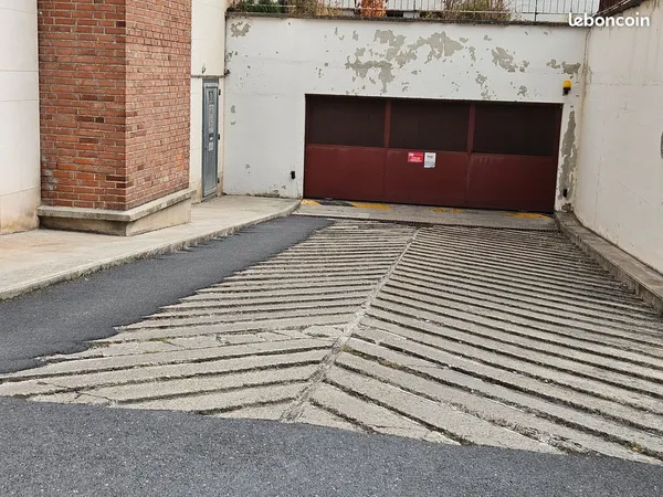 A Reims, location place de parking en sous-sol fermé Libre de suite