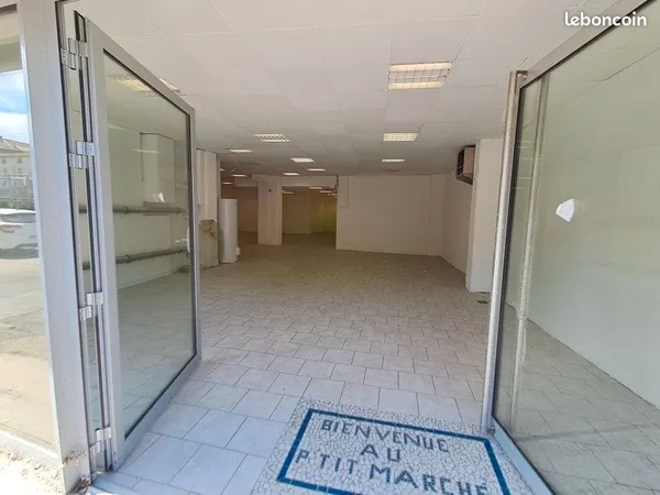 Local commercial 166 m² hyper centre Rive de Gier