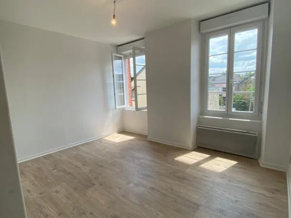 Studio à louer dans la rue du cinéma