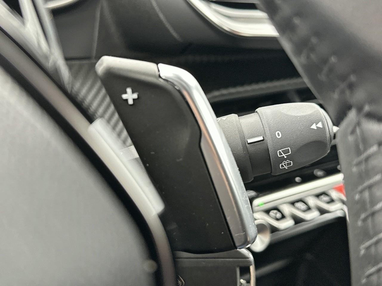 Peugeot 2008 hybrid 145 e-dcs6 style — photo 18