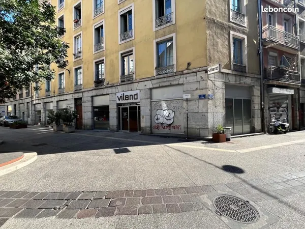 Local commercial 259 m²