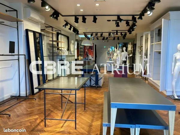 Local commercial 149 m² AUBIERE