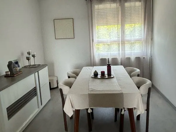 Appartement rénové 76,5m- 2 ch + possibilité d'une 3e - parking sécurisé