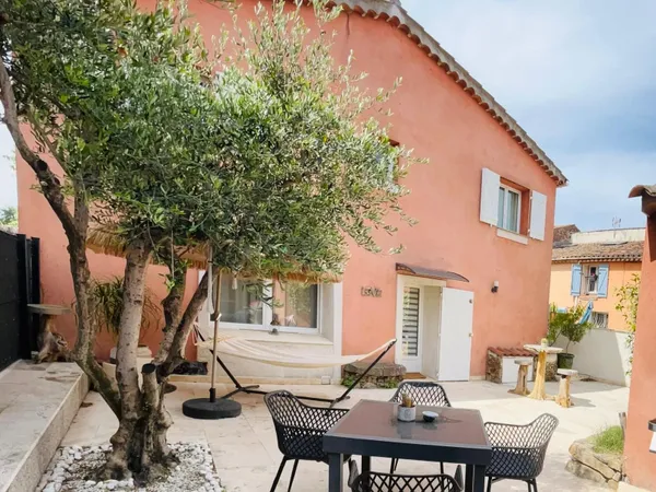 NOUVEAUTÉ - MAISON ROQUEBRUNE-SUR-ARGENS JARDIN ET GRAND GARAGE