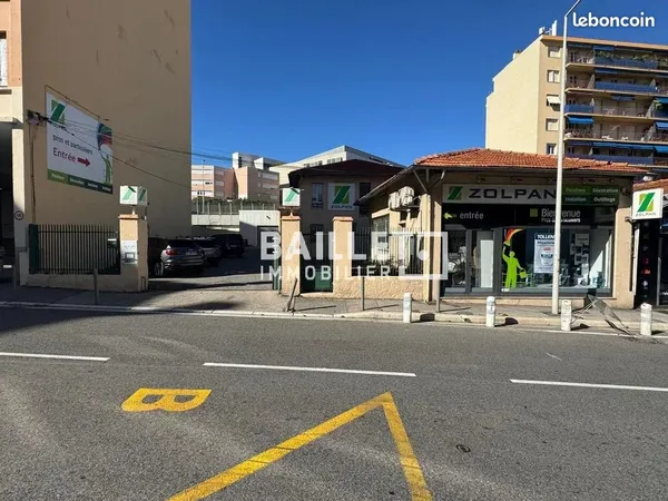 Local commercial 400 m² Nice