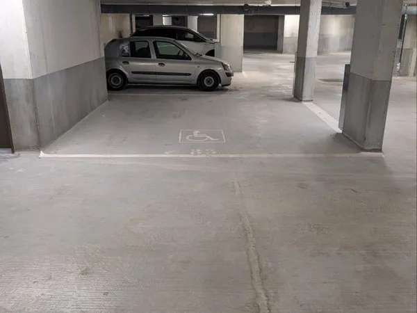 Place parking Aubervilliers Parc Stalingrad