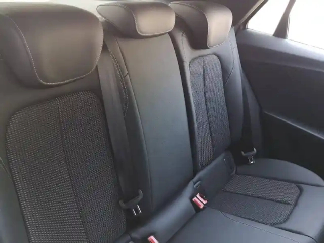 Audi Q2 35 tfsi 150 s tronic 7 — photo 10