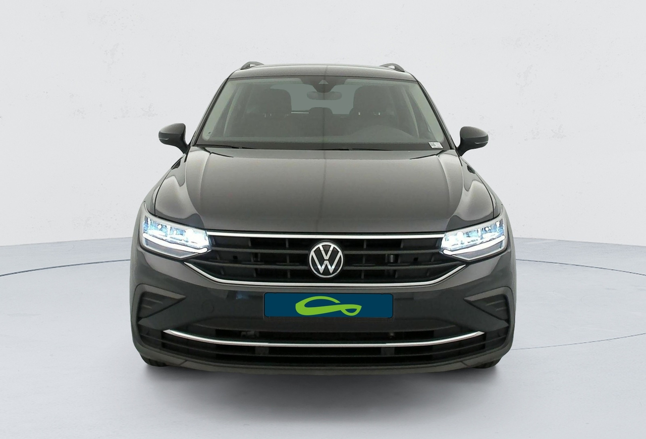Volkswagen Tiguan — photo 8