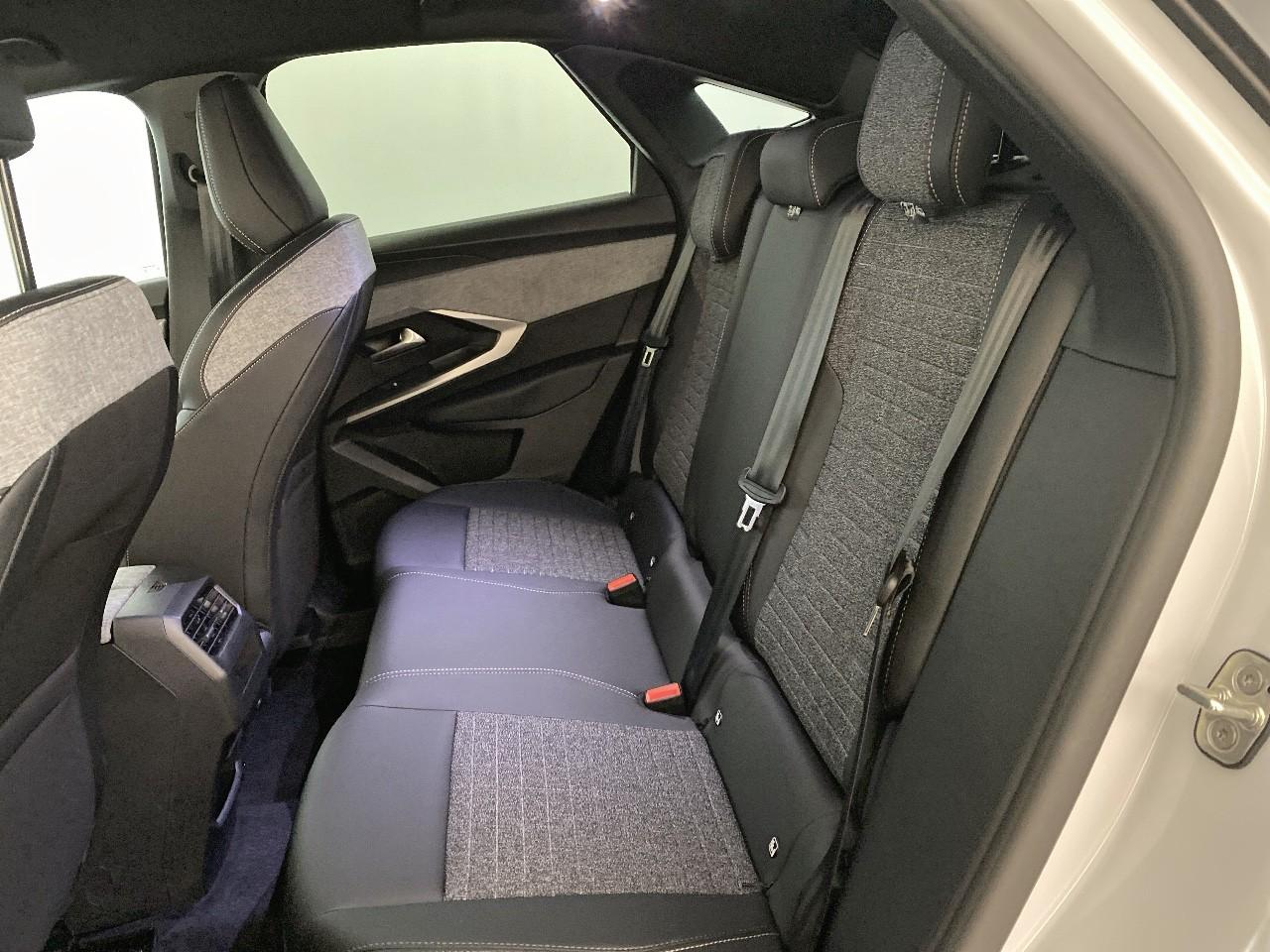 Peugeot 3008 hybrid 145 e-dcs6 allure — photo 10
