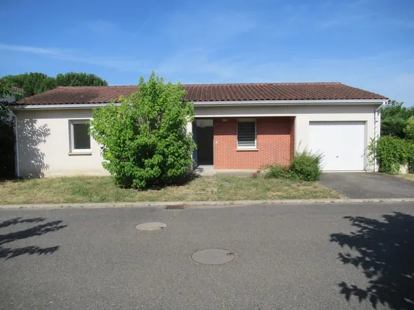 Villa de type 4 de plain-pied non jumelée, dans résidence sé