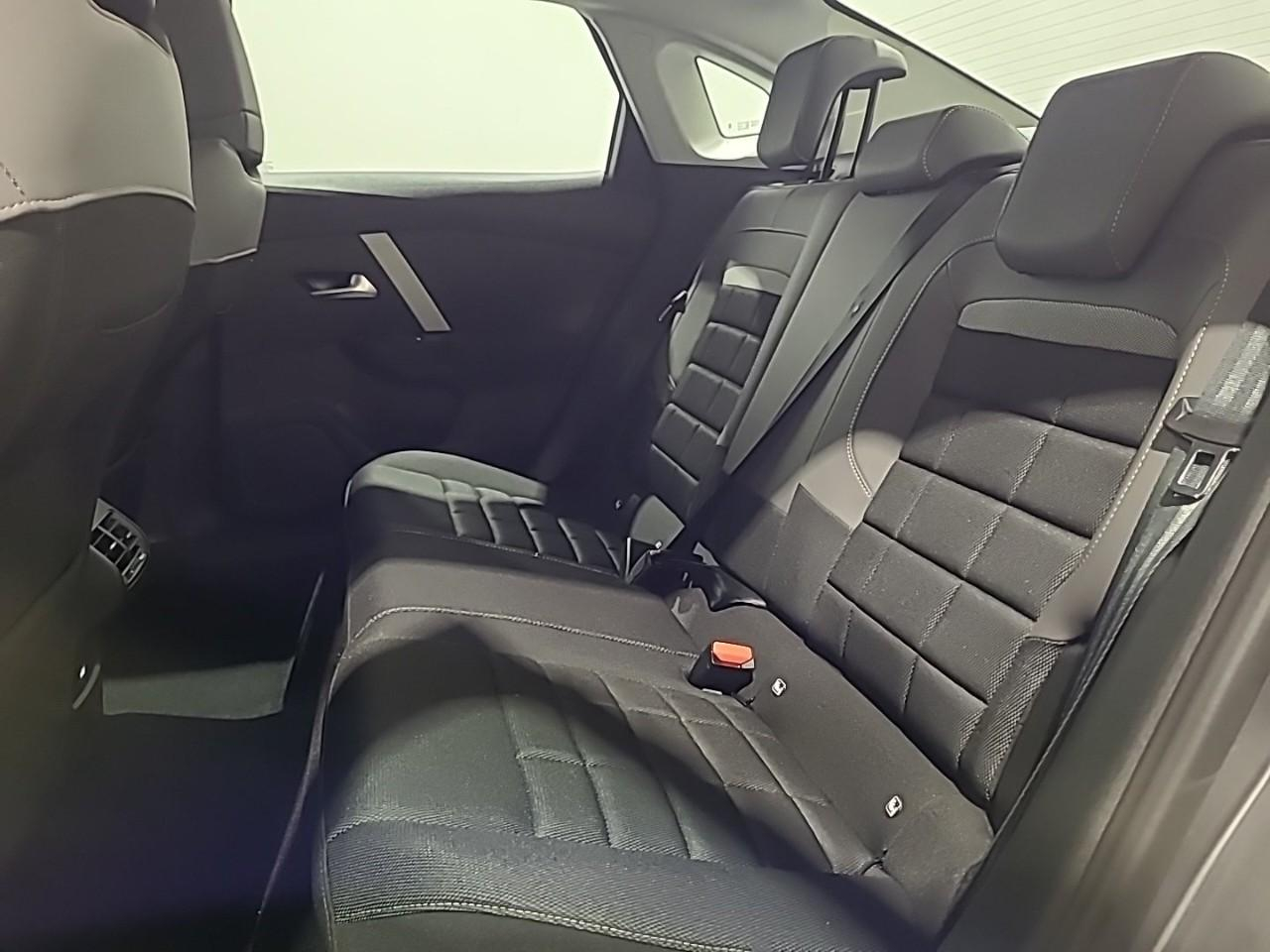 Citroën C4 X hybride 145 ch e-dcs6 plus — photo 13