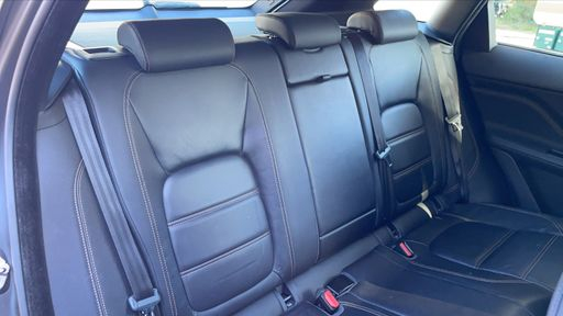 Jaguar F-Pace 2.0 D 180 AWD BVA8 - Portfolio – 2017 – 101417 km – Diesel – Boîte Automatique — photo 22