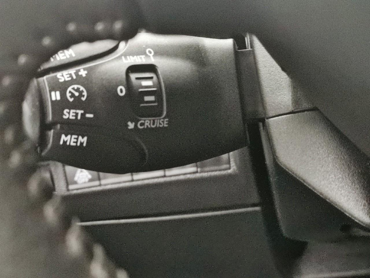 Peugeot 2008 puretech 100 s&s bvm6 style — photo 19