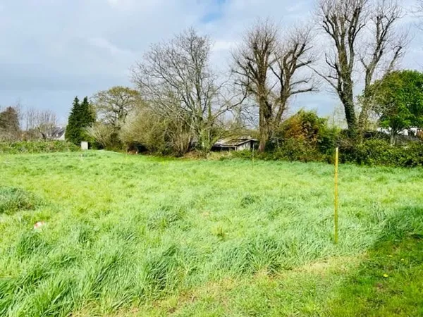 Terrain 1844 m²