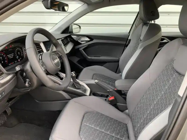 Audi A1 sportback 25 tfsi 95ch design s tronic 7 — photo 27