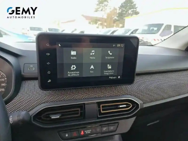 Dacia Sandero eco-g 100 — photo 15