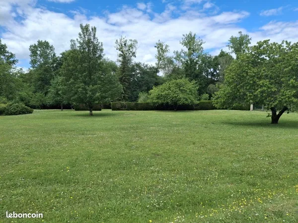 Terrain 1000 m² Chasseneuil-sur-Bonnieure