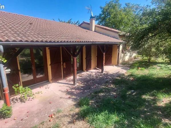 Maison plien-pied avec garage attenant