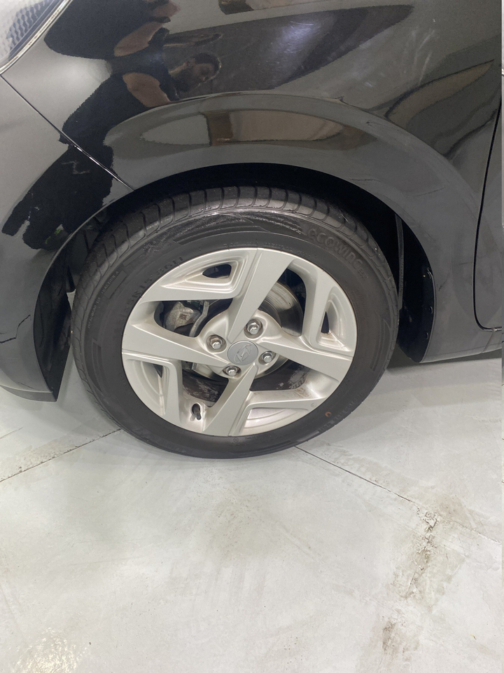 Hyundai i10 — photo 37