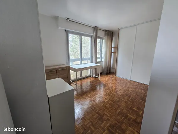 STUDIO 25m2 proche toutes commodités